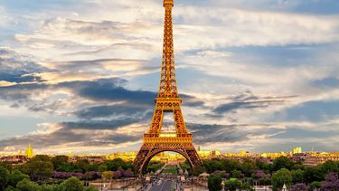 Francia lanza consulta pública para regular actividad de los influencers