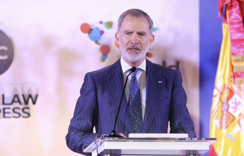 El rey de España, Felipe VI, en el acto de clausura del World Law Congress junto al Presidente Luis Abinader celebrado en el aula magna de la Universidad Autónoma de Santo Domingo.