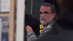 Alex Saab escoltado por agentes de la DEA a su llegada este sábado, al aeropuerto de Opa-locka, en el condado de Miami-Dade, Estados Unidos. Alex Saab escoltado por agentes de la DEA a su llegada este sábado, al aeropuerto de Opa-locka, en el condado de Miami-Dade, Estados Unidos.
