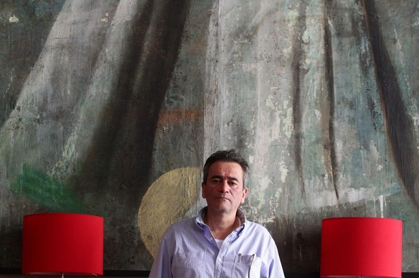 El novelista y cuentista ha recibido varios premios, destacando el Premio Nacional de Literatura en 2006. (EFE)