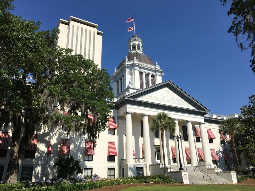 Vista parcial de la fachada del Capitolio en Tallahassee, donde radica el Congreso estatal.