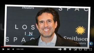 El productor de televisión y guionista estadounidense Zack Estrin.