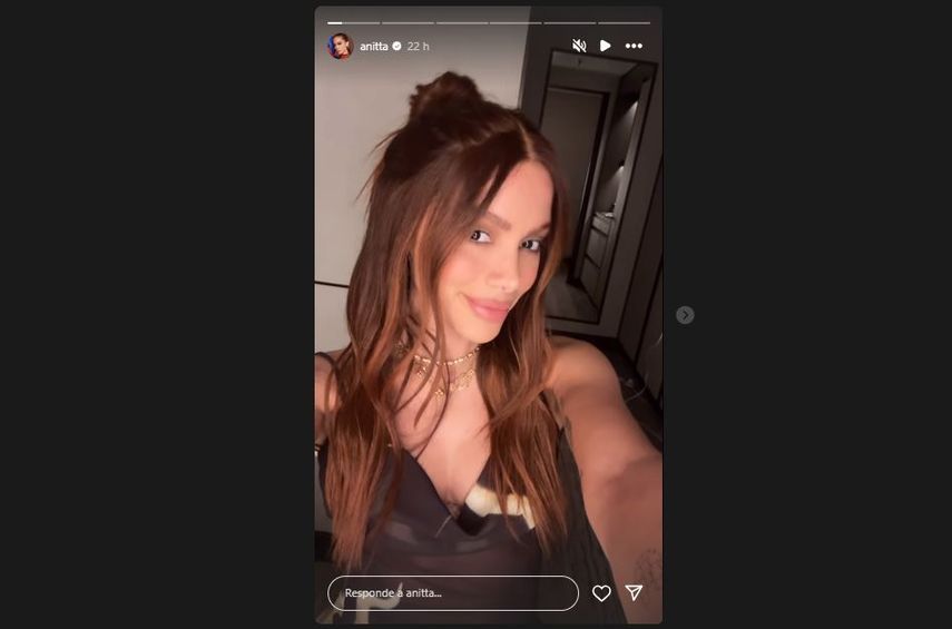 La cantante Anitta presume su nueva imagen.