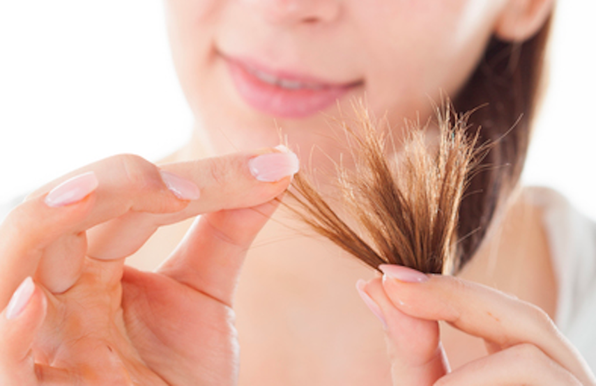 Utilizar el secador en temperatura muy caliente es malo para el cabello. 