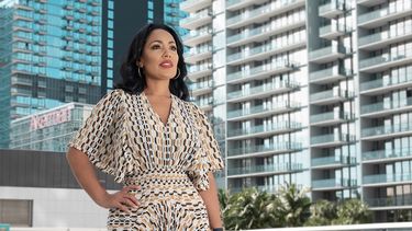 La salvadoreña radicada en Miami Verónica Villatoro, autora del libro Mujer sin límites.&nbsp;