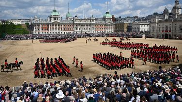 Los miembros de la división Hogares participan en el desfile del cumpleaños de la reina, el Trooping The Colour, como parte de las celebraciones del jubileo de platino de Isabel II, en Londres el 2 de junio de 2022.