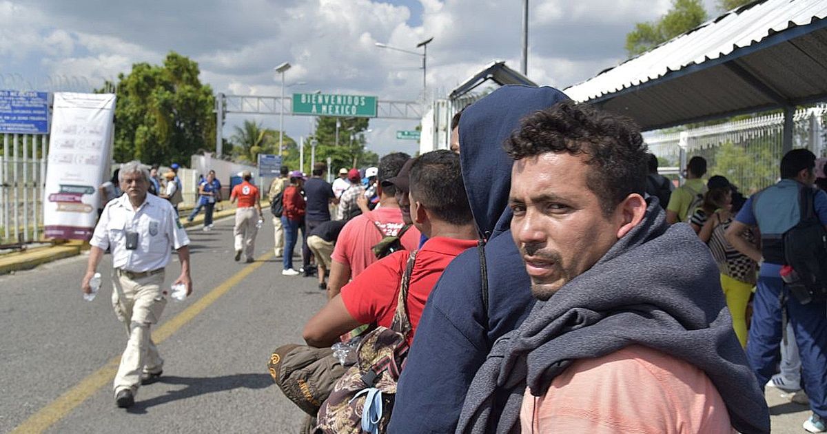 Primeros migrantes de la nueva caravana inician solicitud para