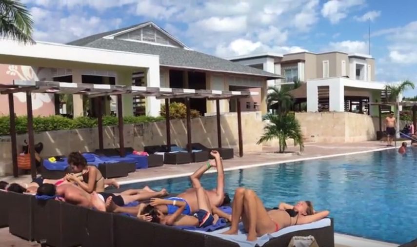 Vista parcial del área de piscina del hotel Playa Cayo Santa María, ubicado al norte de Cuba.