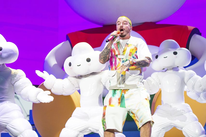 El reguetonero J Balvin act&uacute;a en Coachella.&nbsp;
