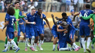 Los jugadores del Chelsea celebran después del partido final de la Copa Mundial de Clubes de la FIFA 2025 entre el Chelsea de Inglaterra y el Paris Saint-Germain