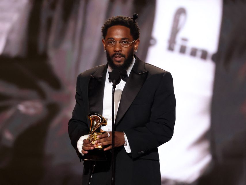 Kendrick Lamar recibe el premio al Mejor Álbum de Rap por GNX en el escenario durante la 68ª edición de los premios GRAMMY en el Crypto.com Arena el 1 de febrero de 2026 en Los Ángeles, California.