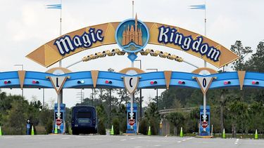 The Walt Disney Co. informó el 29 de septiembre de 2020 que planea despedir a 28.000 trabajadores de su división de parques de diversiones en California y Florida.