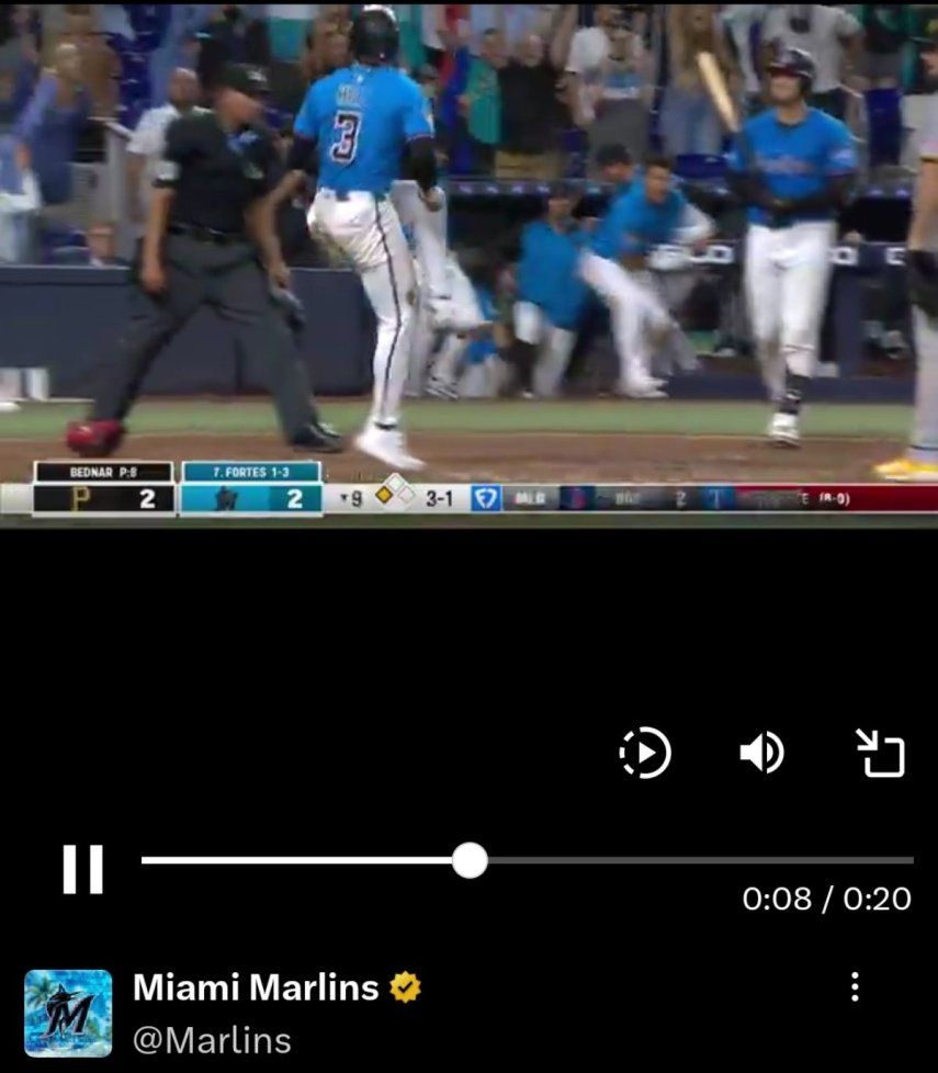 Momento en el que Derek Hill anota la carrera de ganar para los Marlins de Miami&nbsp;