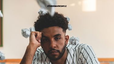 El cantante español Mark Dayle presenta el tema Me acostumbré.