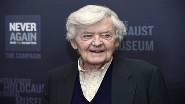El actor Hal Holbrook llega a un evento en Beverly Hills, California, el 16 de marzo de 2015. Holbrook murió el 23 de enero del 2021 en Beverly Hills, California.&nbsp;