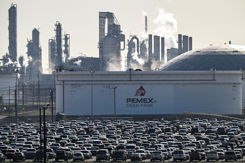 La refinería de petróleo PEMEX Deer Park, vista el 8 de abril de 2025 en Deer Park, Texas.