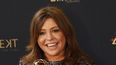 Rachael Ray posa con su Emmy al mejor programa informativo.