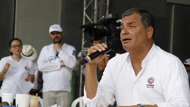 El exmandatario Rafael Correa dio a conocer el martes último que tenía fiebre tras inaugurar en Quito un edificio gubernamental.