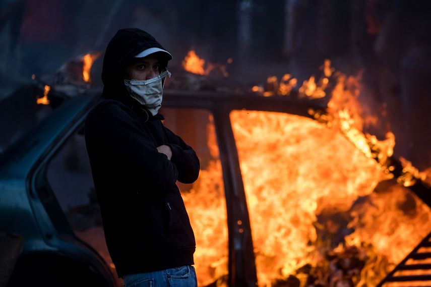 &nbsp;Habitantes de Cotiza salieron la mañana de este lunes a manifestar contra el régimen de Nicolás Maduro, en apoyo al grupo de militares que intentó rebelarse contra la tiranía.&nbsp;