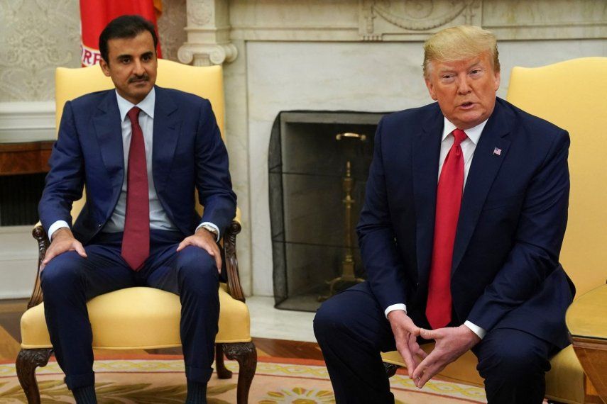 El presidente de Estados Unidos, Donald Trump, y el emir catarí, el jeque Tamim bin Hamad Al Thani, durante una reunión en el Despacho Oval de la Casa Blanca el 9 de julio de 2019 en Washington, D. C. Ambos líderes mantuvieron una reunión bilateral para tratar temas regionales.&nbsp;