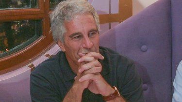 Jeffrey&nbsp;Epstein,&nbsp;magnate y broker estadounidense, se suicidó en su celda a los 66 años, la noche del 9 de agosto de 2019.