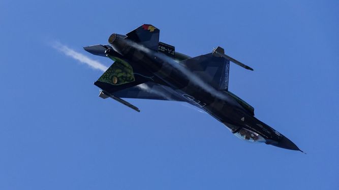 Un avión de combate belga F-16 participa en el simulacro Nuclear de la OTAN Steadfast Noon.