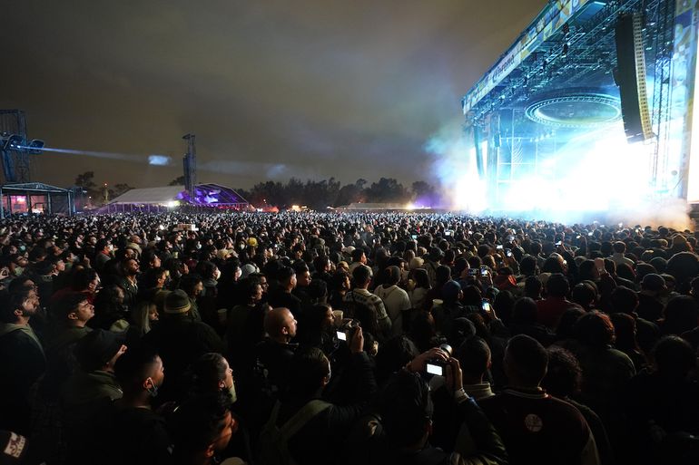 El publico durante el concierto de Tame Impala en el festival Corona Capital en la Ciudad de Mexico el sábado 20 de noviembre de 2021.