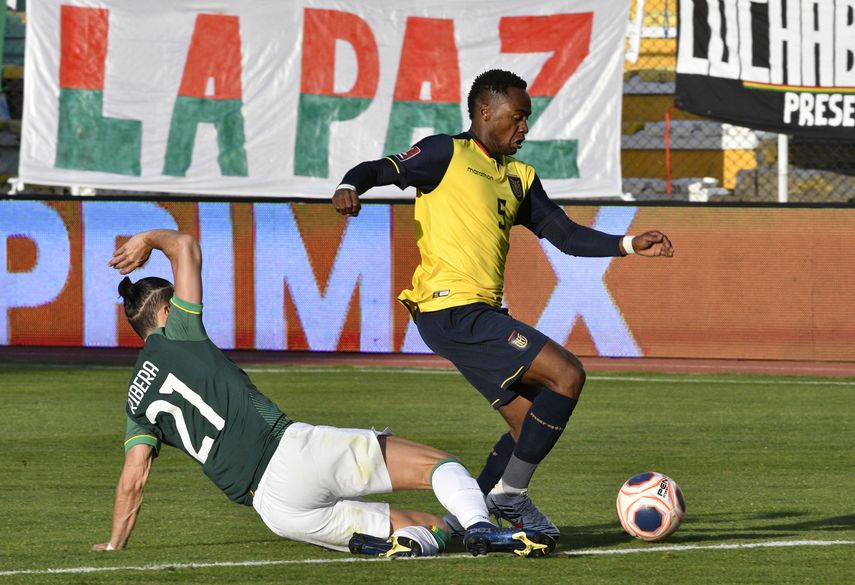 Ecuador sufrió en la altura frente a Bolivia y logró un cerrado triunfo