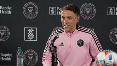 Phil Nelville hará realidad en la cancha los sueños de David Beckham