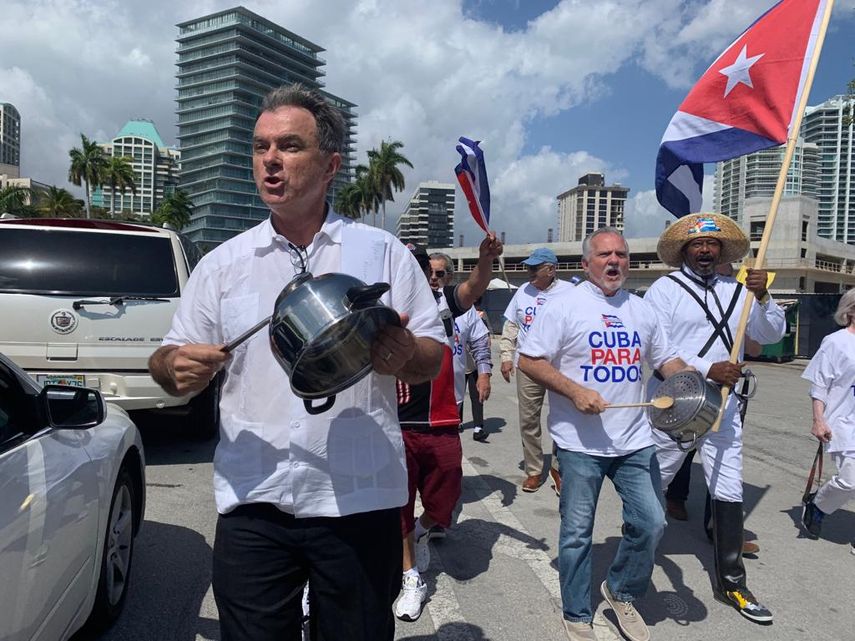 Caravana y cacerolazo en Miami en contra del régimen cubano.&nbsp;