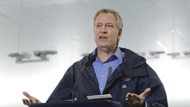 alcalde de nueva york pide movilizacion nacional de personal medico