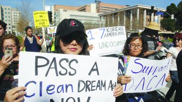Cerca de 800.000 jóvenes inmigrantes indocumentados esperan por un acuerdo migratorio.