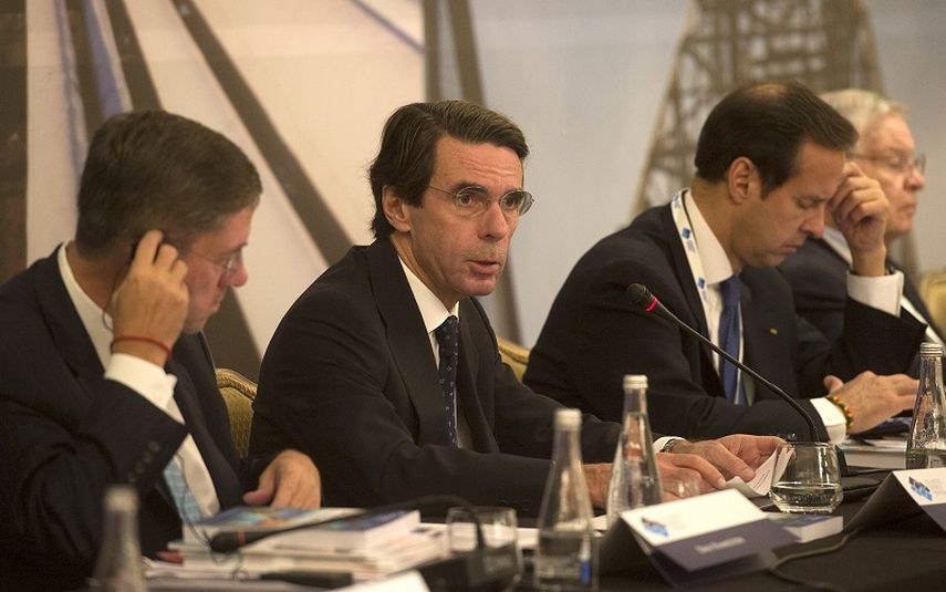 El expresidente español José María Aznar defendió que la caída de casi 50 por ciento de los precios del petróleo en el último año no tendrán una influencia negativa en el renacer energético de la cuenca del Atlántico. (CORTESÍA)