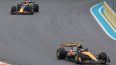 El británico Lando Norris (McLaren) corre por delante del holandés Max Verstappen (Red Bull) durante la carrera esprint del GP de Miami, el 3 de mayo de 2025. El británico Lando Norris (McLaren) corre por delante del holandés Max Verstappen (Red Bull) durante la carrera esprint del GP de Miami, el 3 de mayo de 2025.