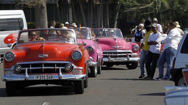 Los choferes de autos antiguos están entre los emprendedores que se sienten afectados por las políticas de Washington y La Habana.