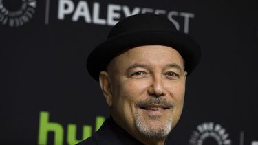 En esta foto de archivo tomada el 19 de marzo de 2016, el músico Ruben Blades asiste al 33 ° PaleyFest anual de Los Ángeles organizado por el Paley Center for Media, que celebra Fear the Walking Dead, en Hollywood, California.