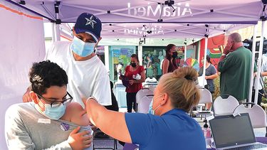 El condado Miami-Dade denota el mayor porcentaje de vacunación en Florida.