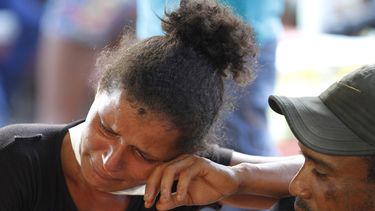 Brasileños esperan noticias de sus seres queridos tras un motín en la cárcel de Altamira en Brasil, el 30 de julio del 2019.&nbsp;