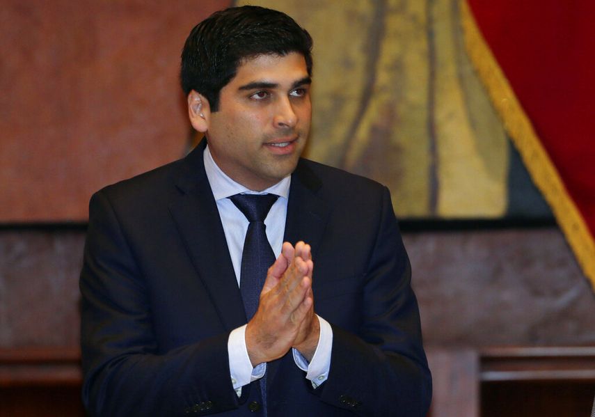 En esta foto de archivo del 11 de diciembre de 2018, el reci&eacute;n nombrado vicepresidente de Ecuador, Otto Sonnenholzner, agradece a la Asamblea Nacional, en Quito, Ecuador. Sonnenholzner renunci&oacute; como vicepresidente el martes 7 de julio de 2020, diciendo que volver&iacute;a al sector privado.&nbsp;