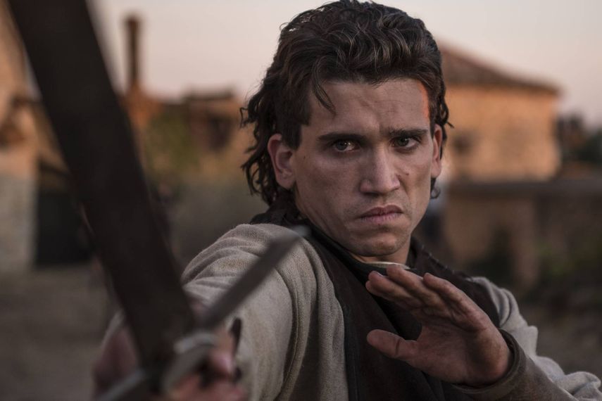 Jaime Lorente en una escena de El cid, disponible en Amazon Prime.&nbsp;