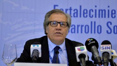 Almagro, quien no se refirió a las marchas que se realizan&nbsp;este miércoles&nbsp;en la capital venezolana, tanto opositoras como oficialistas, señaló que los ciudadanos venezolanos están desprotegidos.