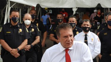 Alcalde de Hialeah insta a otros políticos a arrimar el hombro.&nbsp;