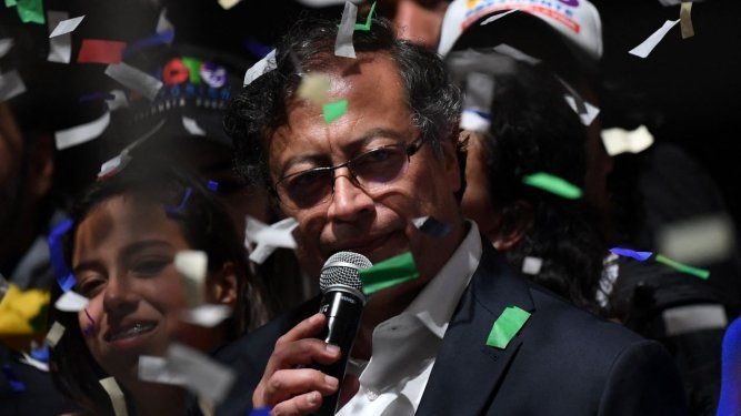 El presidente colombiano Gustavo Petro da un discurso en el Movistar Arena de Bogotá, el 19 de junio de 2022, después de ganar la segunda vuelta presidencial el 19 de junio de 2022.