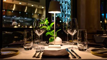 Una de las mesas del restaurante Tur Kitchen, en Coral Gables.&nbsp;