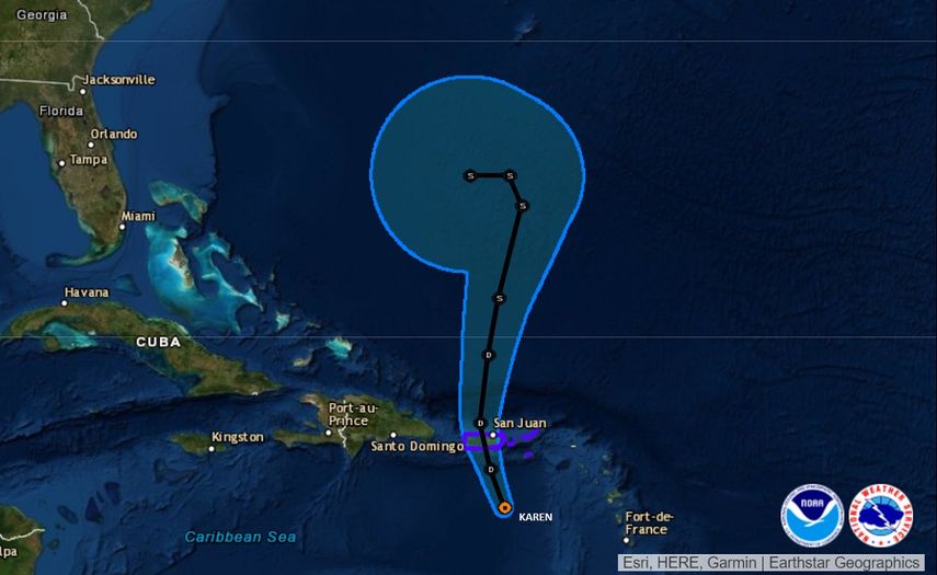 Imagen publicada por el Centro Nacional de Huracanes el lunes 23 de septiembre de 2019 a las 8 de la noche, que muestra la probable trayectoria de la tormenta tropical Karen.