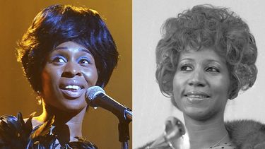En esta combinación de fotografías Cynthia Erivo interpreta a Aretha Franklin en la miniserie de National Geographic Genius: Aretha, izquierda y Aretha Franklin con su premio Grammy Award a mejor interpretación R&B por la canción Bridge Over Troubled Waters en Nueva York el 13 de marzo de 1972.