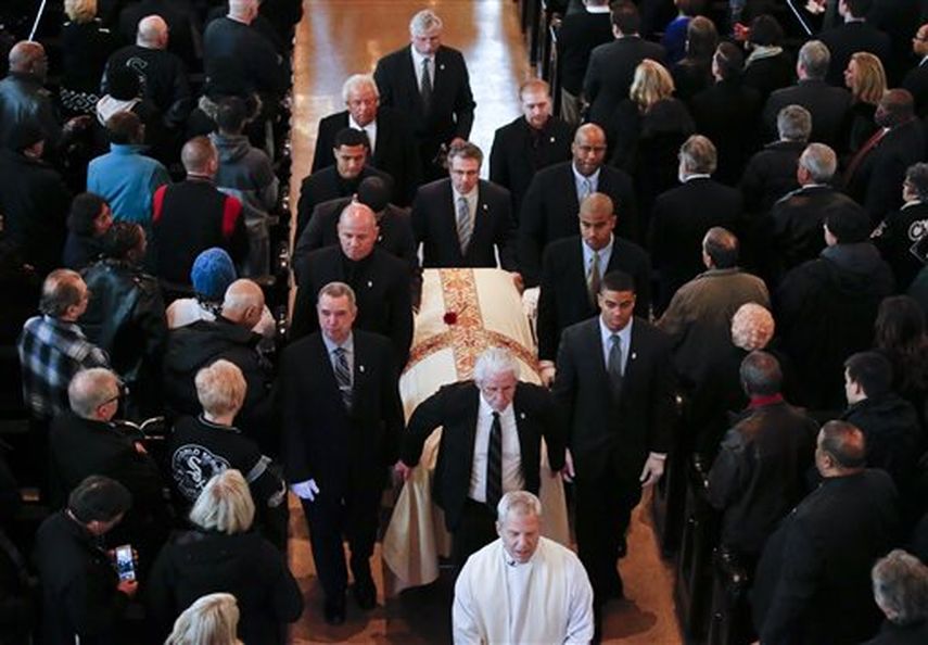 Al sepelio de Miñoso asistieron aficionados y autoridades de la ciudad de Chicago. (AP)