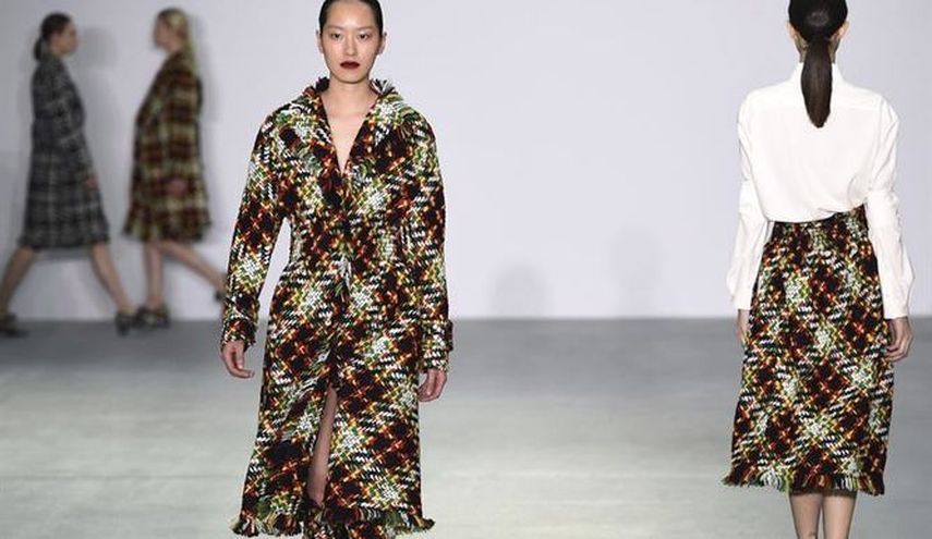 El desfile de la firma J.W. Anderson fue una de las principales atracciones de la segunda jornada de la London Fashion Week, en la que también mostraron sus novedades Fashion East, Barbara Casasola o Holly Fulton (EFE).