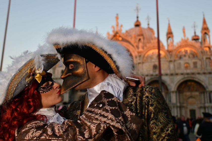 El amor es el hilo conductor de este carnaval en el que muchos participan en pareja.&nbsp;