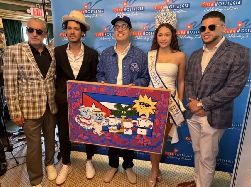 Artistas que se presentarán en la edición de este año durante la conferencia de prensa realizada en el restaurant Versailles.